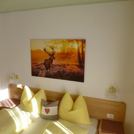 Garni Helfer Bed & Breakfast Dobbiaco Bagian luar foto