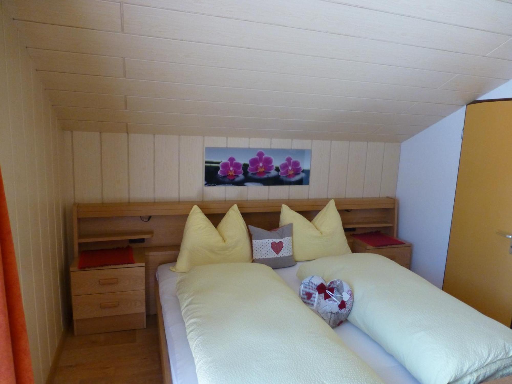 Garni Helfer Bed & Breakfast Dobbiaco Bagian luar foto